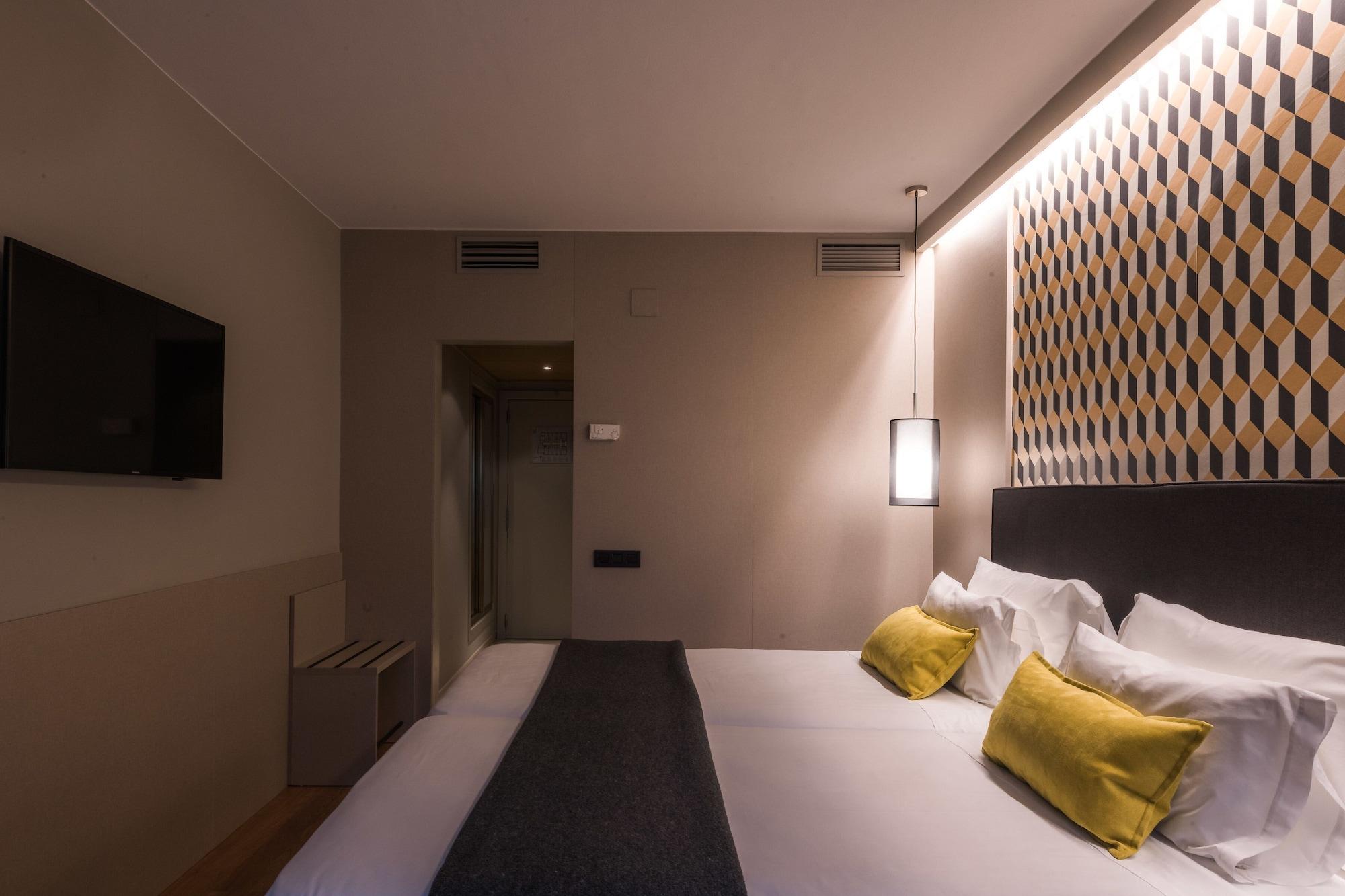 Up Rooms Vic Hotel Экстерьер фото