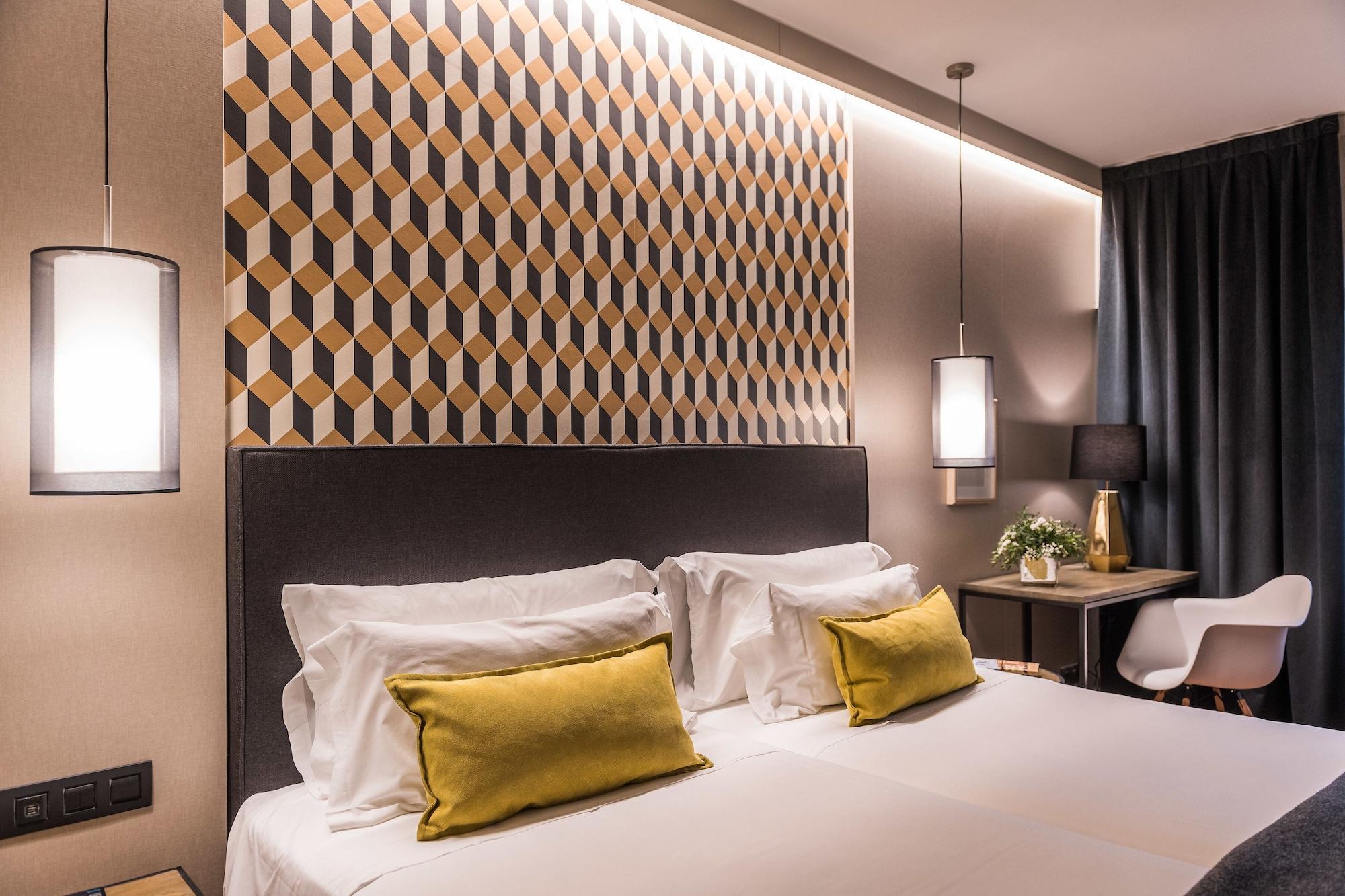 Up Rooms Vic Hotel Экстерьер фото