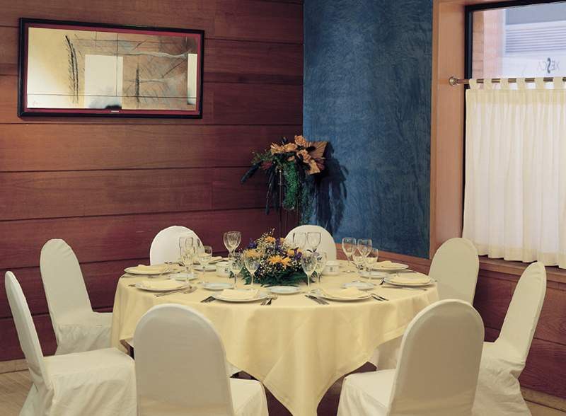 Up Rooms Vic Hotel Экстерьер фото