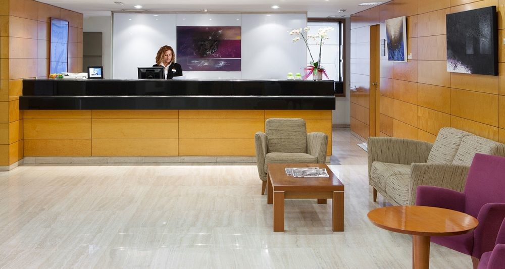 Up Rooms Vic Hotel Экстерьер фото