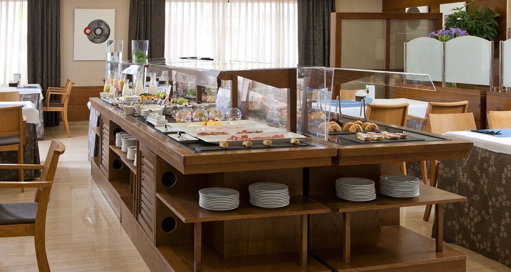 Up Rooms Vic Hotel Экстерьер фото