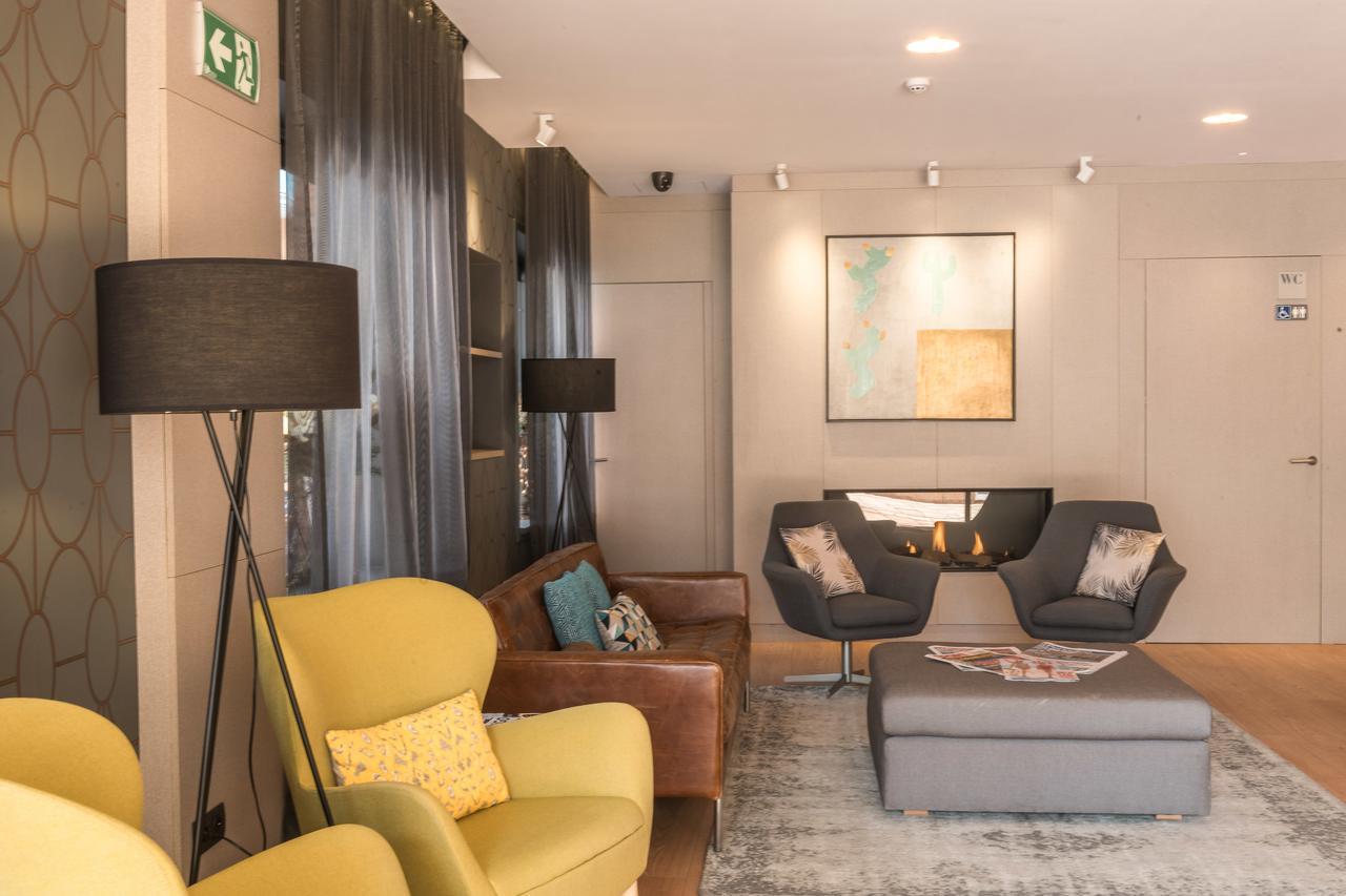 Up Rooms Vic Hotel Экстерьер фото