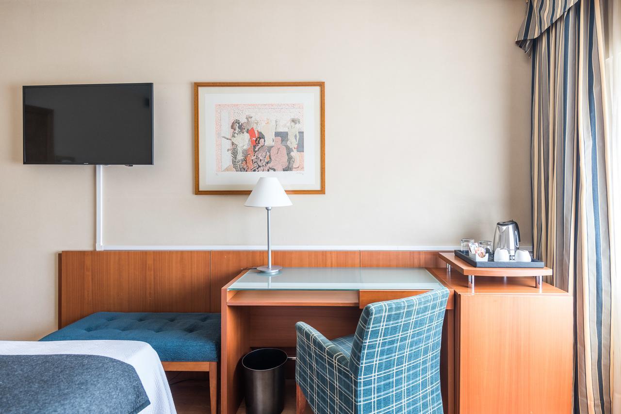 Up Rooms Vic Hotel Экстерьер фото