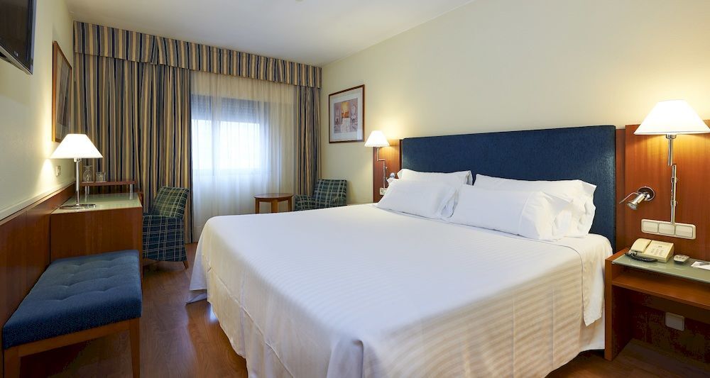 Up Rooms Vic Hotel Экстерьер фото