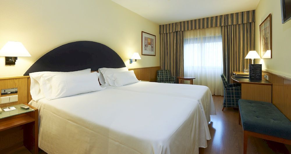 Up Rooms Vic Hotel Экстерьер фото